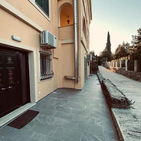 River House Apartment